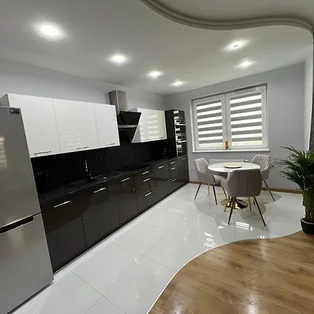 アパート Uroczy レダ