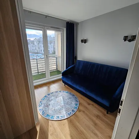 Uroczy アパート レダ